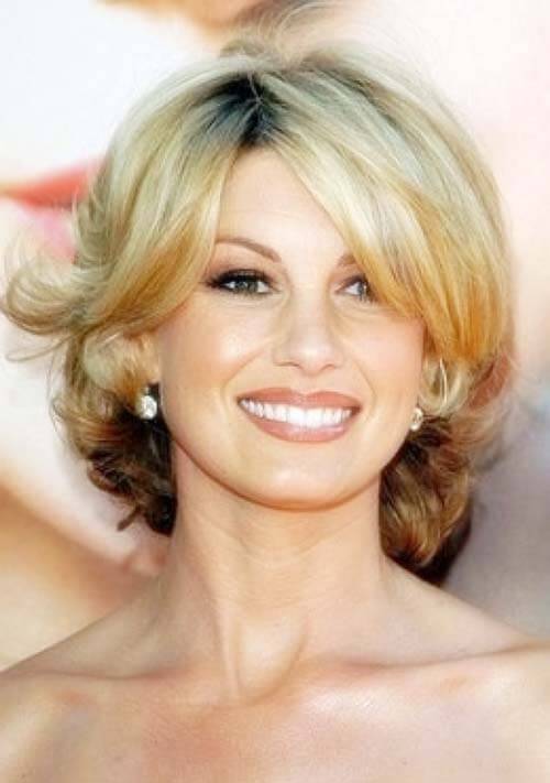 short hairstyles for women over 40